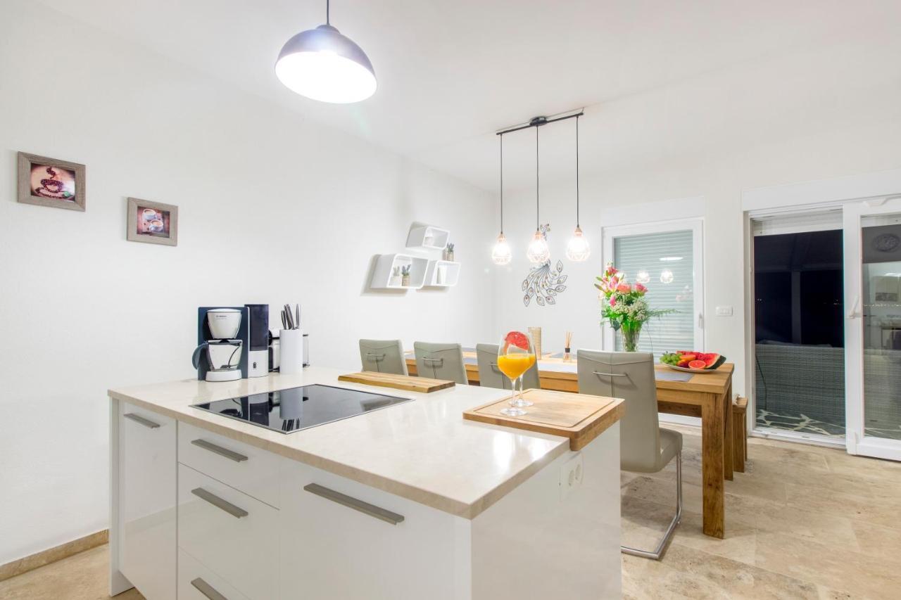 Dalmata Lounge Apartment Стариград-Пакленица Екстериор снимка